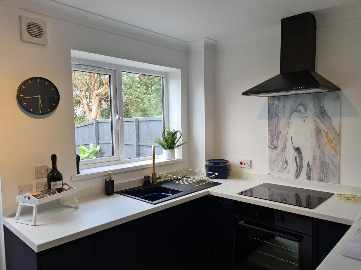 Stunning 2 Bed House Near Coastal Path/Lake/Beach Llanelli Eksteriør bilde