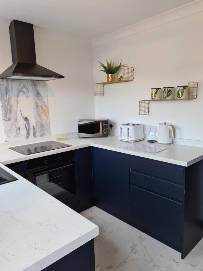 Stunning 2 Bed House Near Coastal Path/Lake/Beach Llanelli Eksteriør bilde