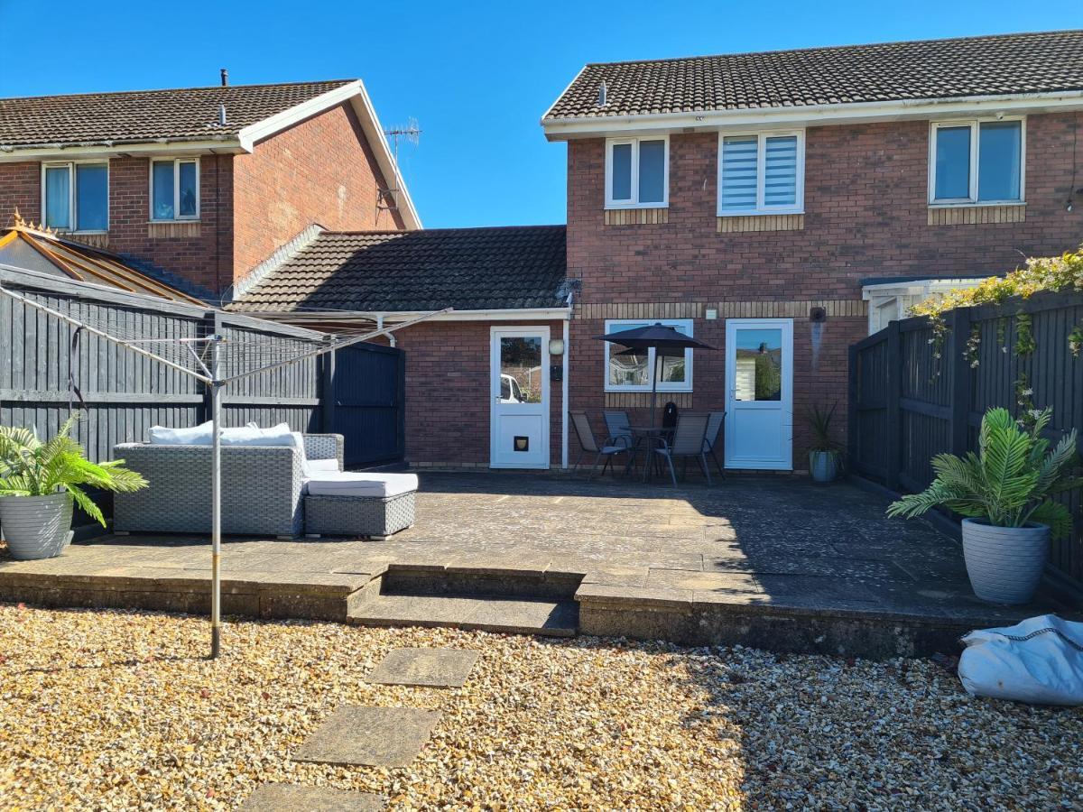 Stunning 2 Bed House Near Coastal Path/Lake/Beach Llanelli Eksteriør bilde